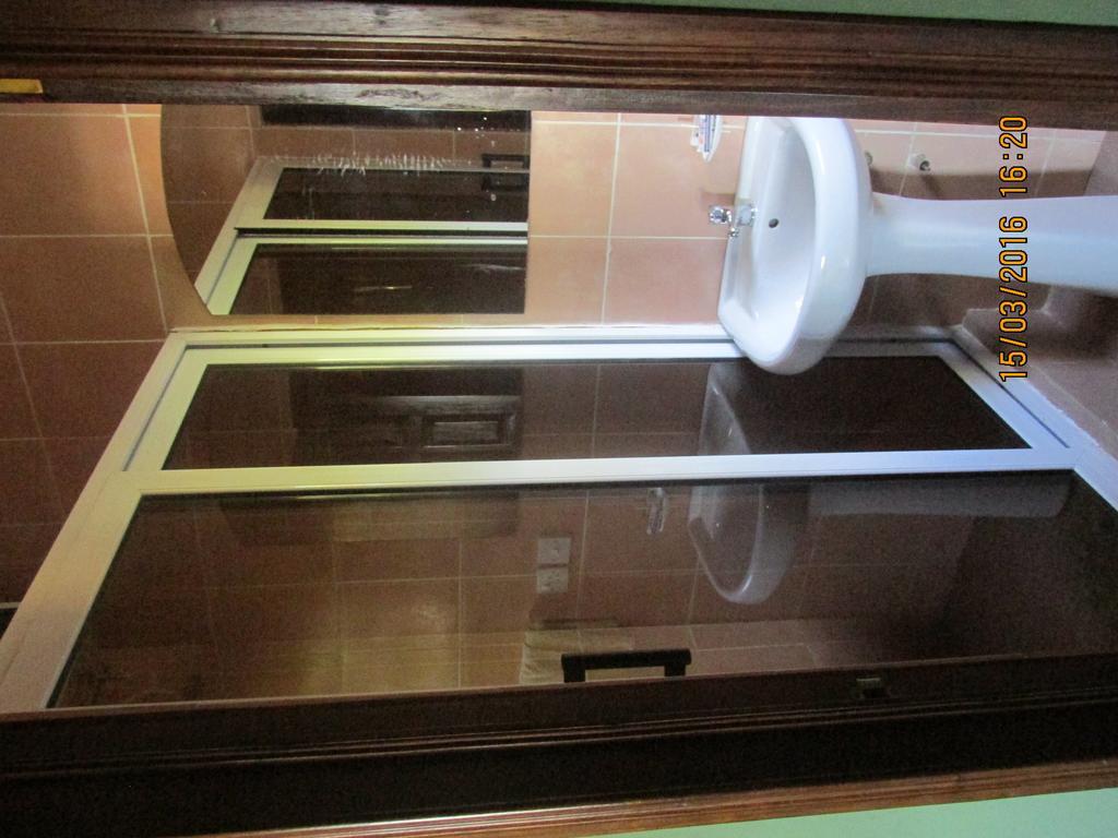 Jamaica Inn Guest House Botianaw エクステリア 写真